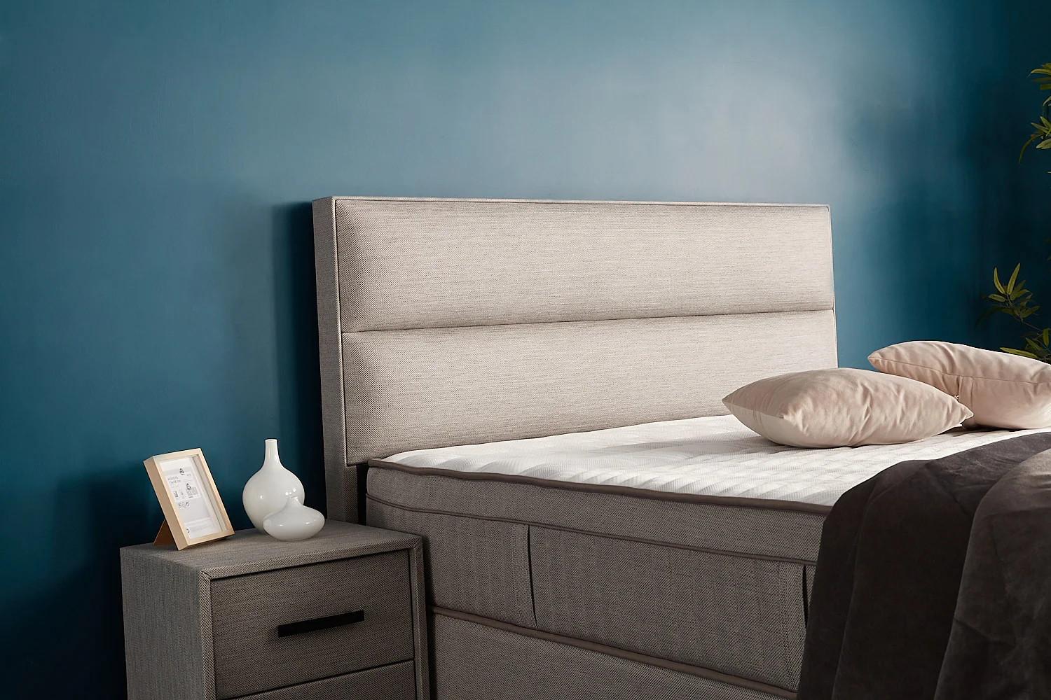 Boxspringbett Suna Hellgrau Voll-orthopädisches Komfortbett mit Bettkasten, Stauraum, inkl. kostenlose Lieferung und Montage - Image 16